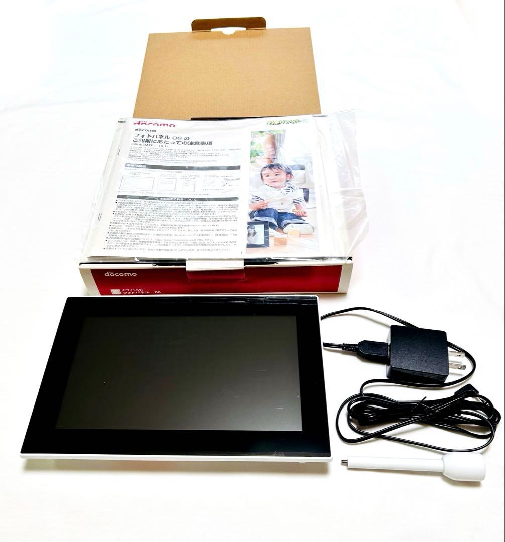 【新品】NTT ドコモ　フォトパネル06 付属品あり　地デジ視聴可能REGZA