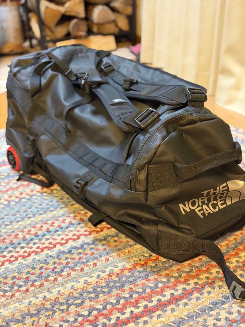 ノースフェイス 大型ダッフルバッグ　キャスター付き