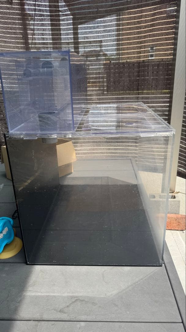 [香川県]引き取り600ワイドアクリル水槽 上部フィルター付き　条件あり発送可