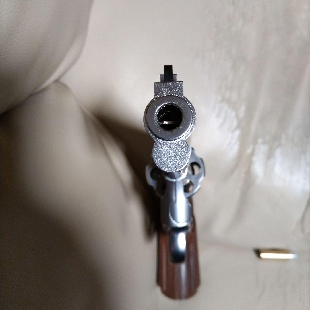 タナカワ−クスの357マグナム４インチコルトパイソンステンレスモデルモデルガン