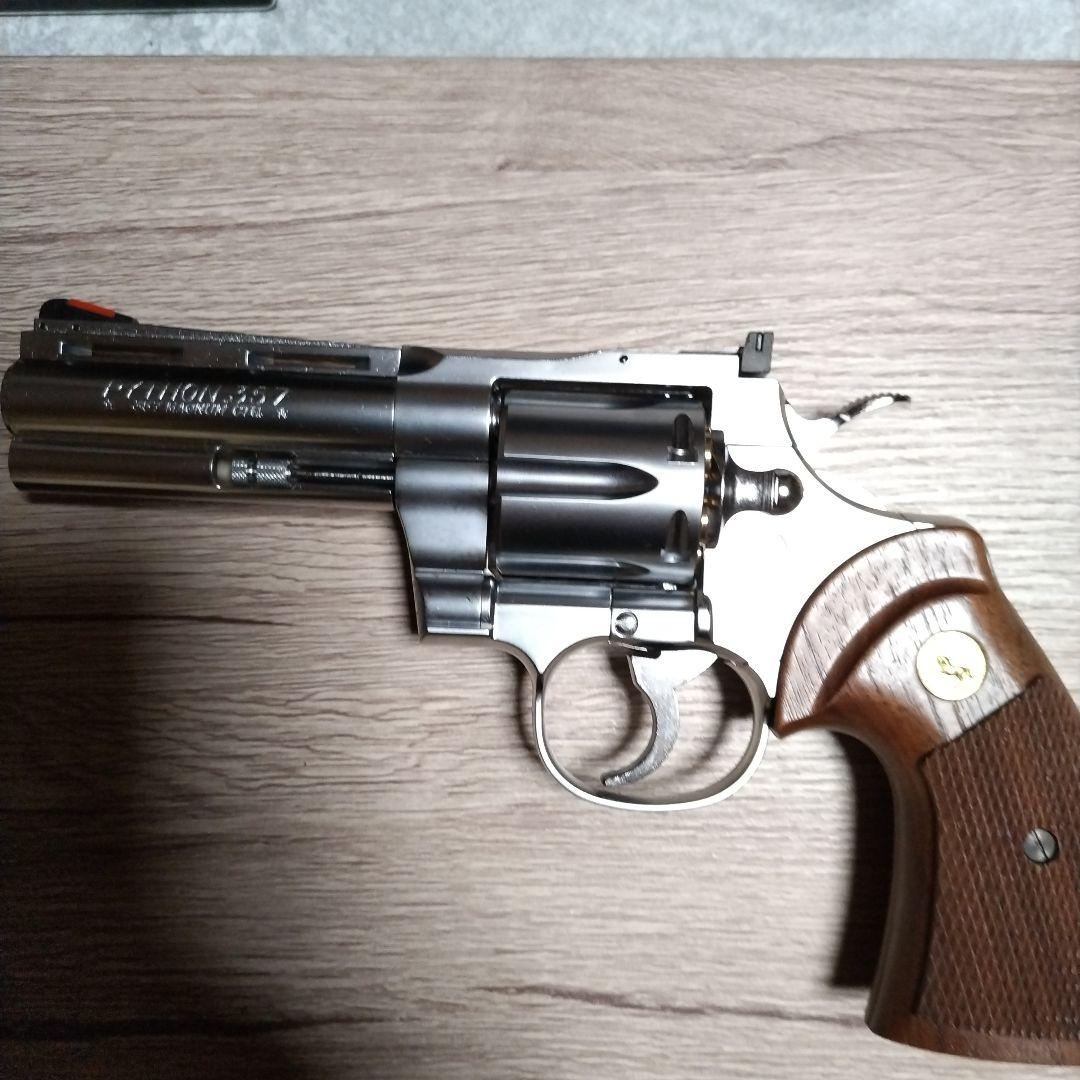 タナカワ−クスの357マグナム４インチコルトパイソンステンレスモデルモデルガン