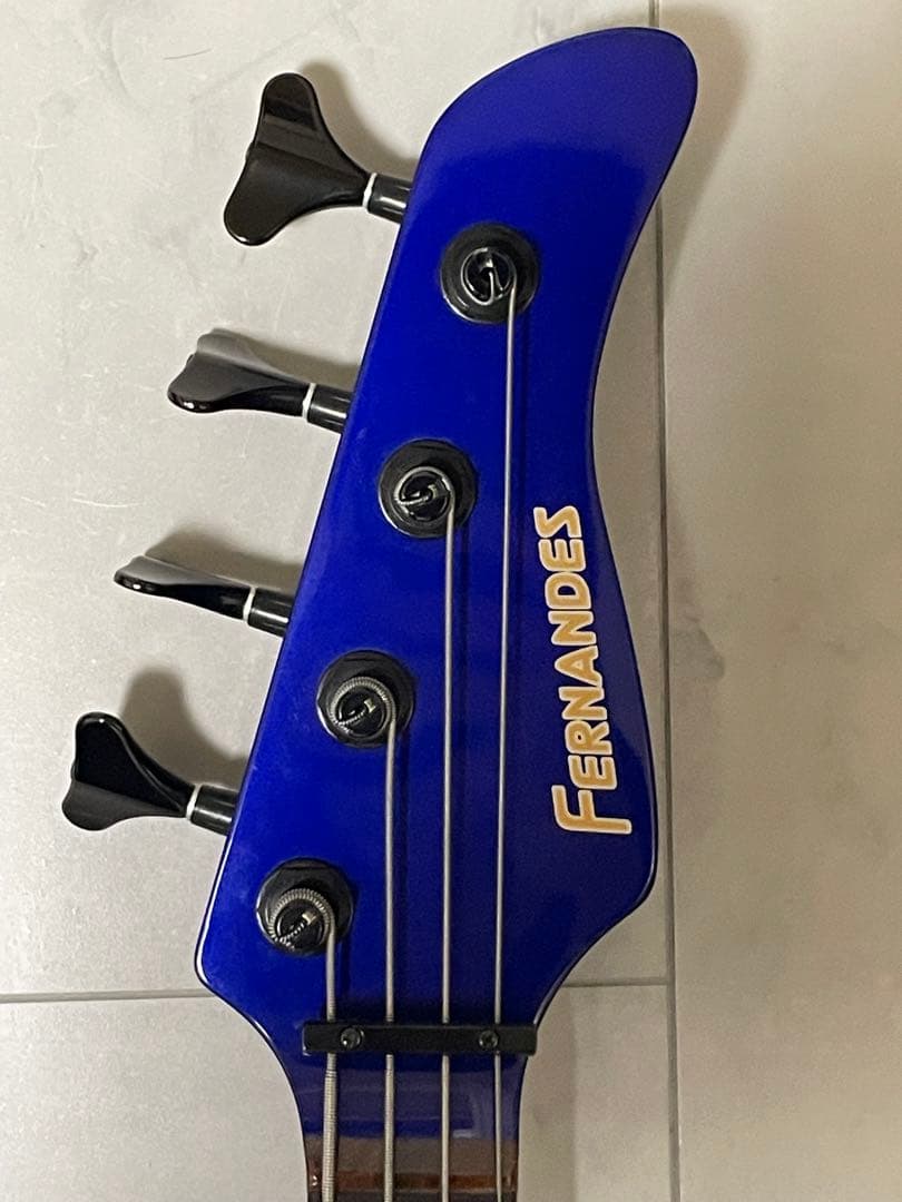 フェルナンデス　FERNANDES REVOLVER エレキベース