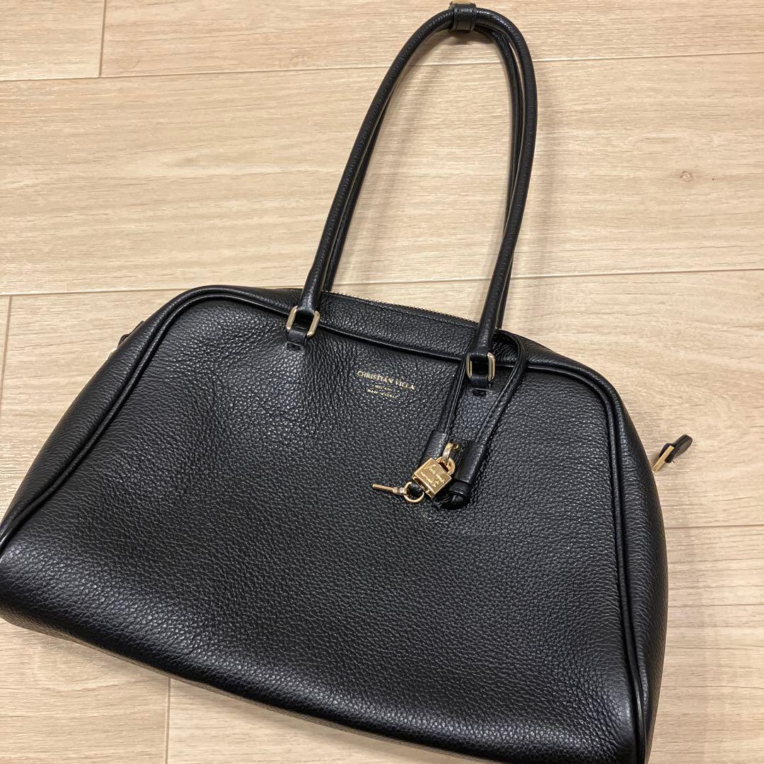 CHRISTIAN VILLA チャーム付きシュリンクレザーハンドバッグ