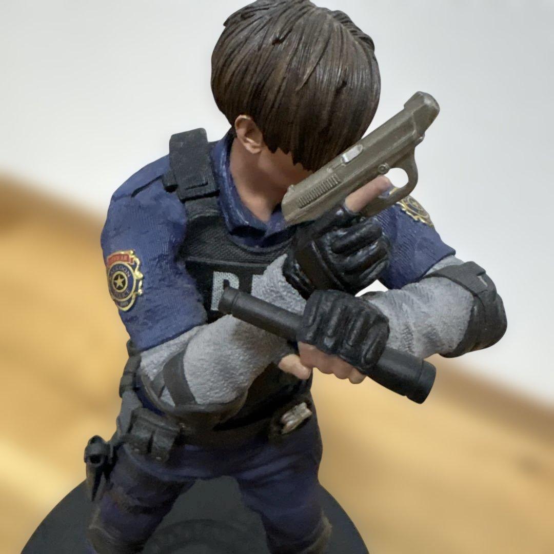 バイオハザードRE:2 コレクターズエディション同梱品 レオンケネディフィギュア