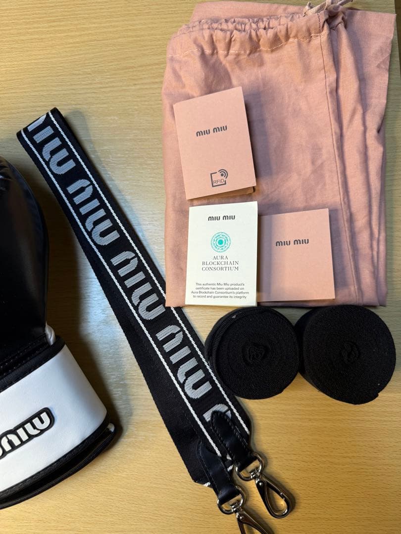 miumiu ミュウミュウ ボクシンググローブ 黒白 収納ケース付き