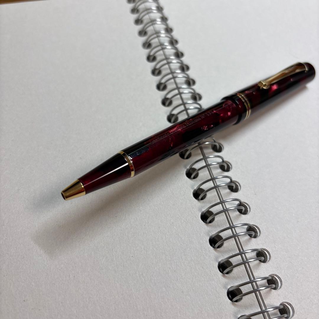 レオナルド　モーメントゼロ　マーブルレッド