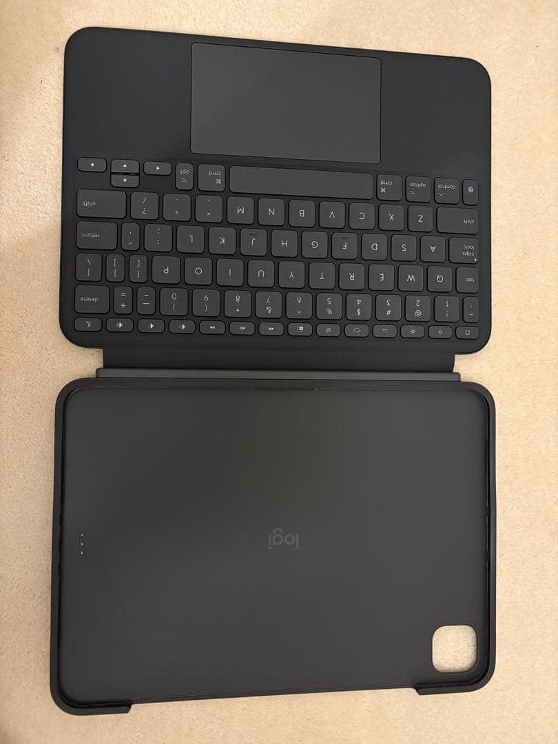 ほぼ未使用 iPad Pro 11インチ (M4 M5) Combo Touch