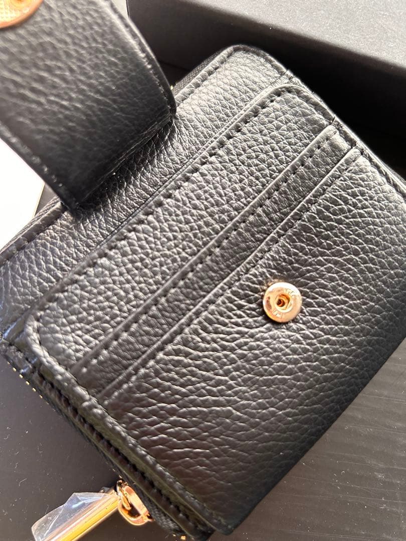 Vin 　ラウンドファスナー　レザーミニウォレット