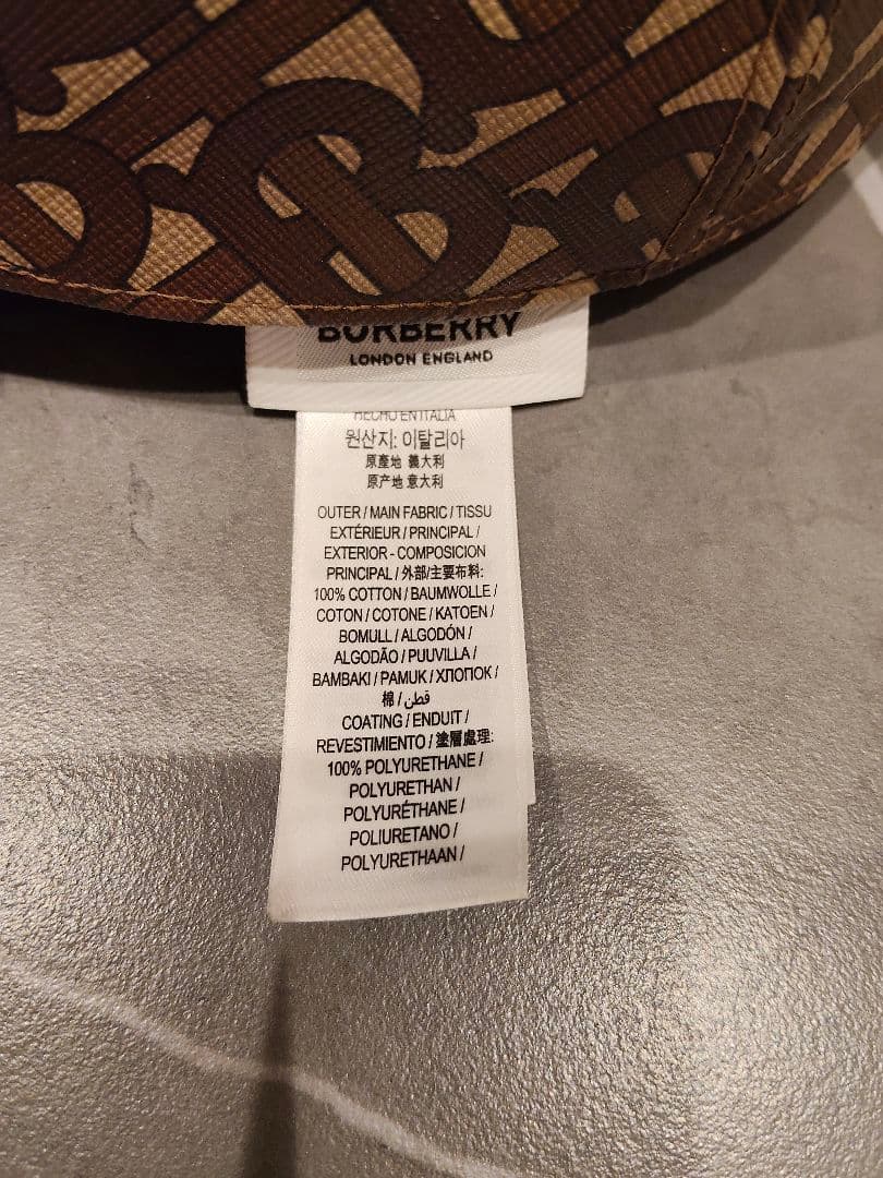 バーバリー　ロゴ　モノグラム ベースボールキャップ　M