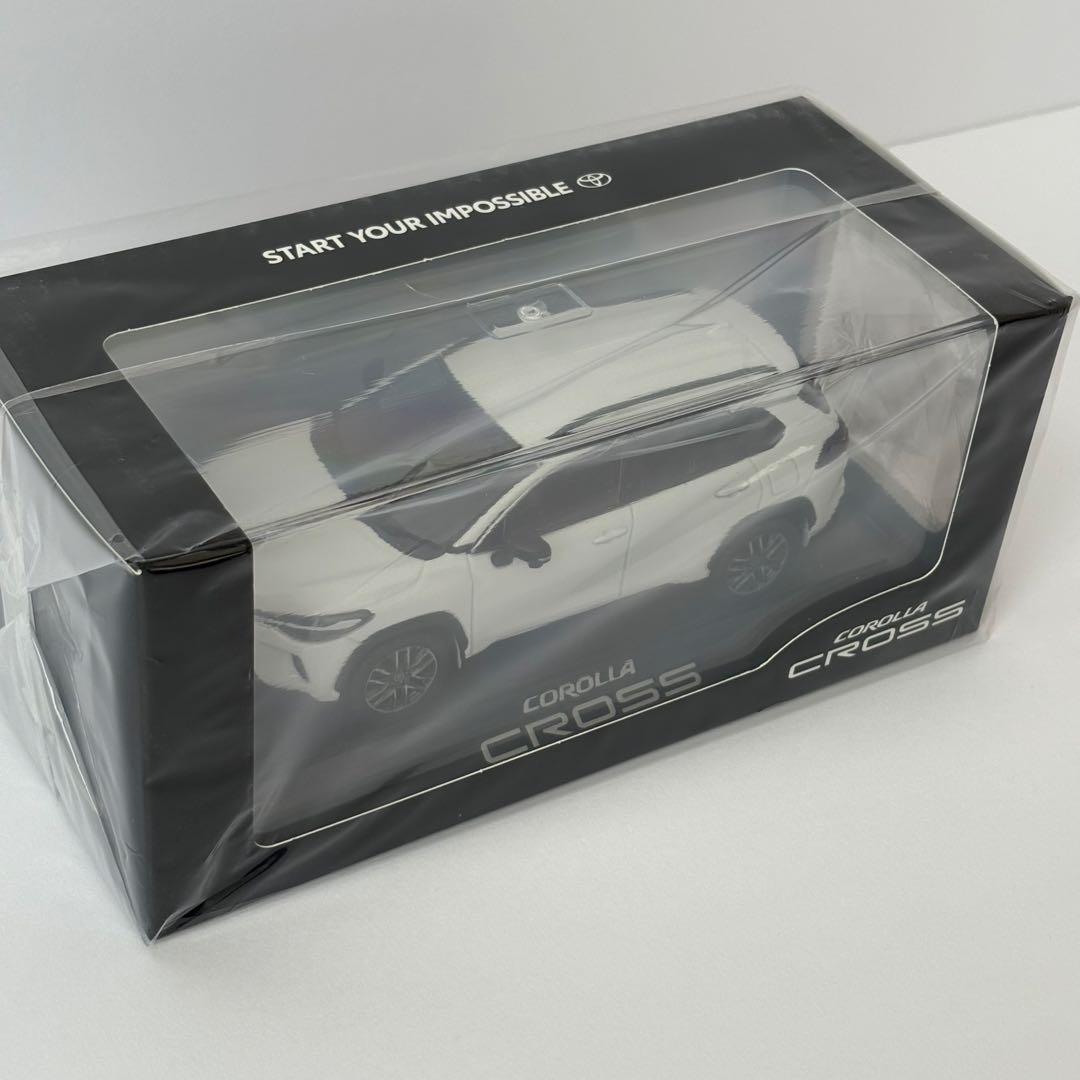 トヨタ博物館購入 新型 カローラクロス 後期 プラチナホワイトパールマイカ