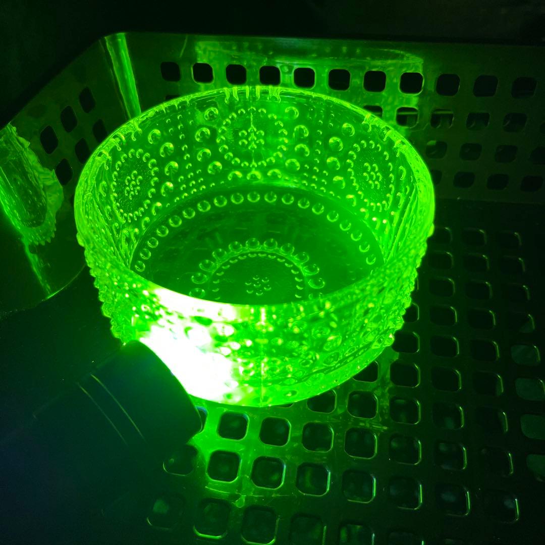 骨董　時代ガラス　フィンランド　グラッポニア ボウル　小鉢　ウランガラス１客①