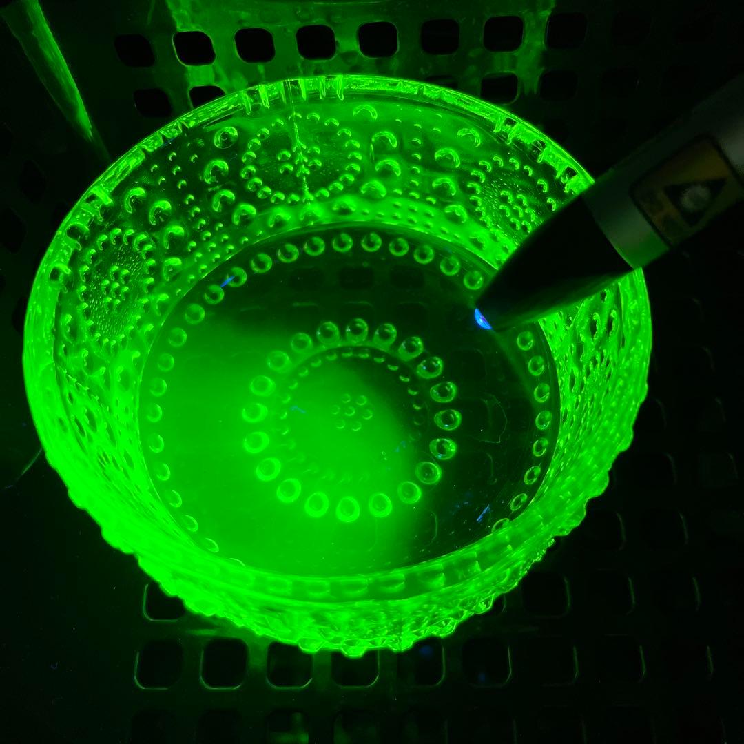 骨董　時代ガラス　フィンランド　グラッポニア ボウル　小鉢　ウランガラス１客①