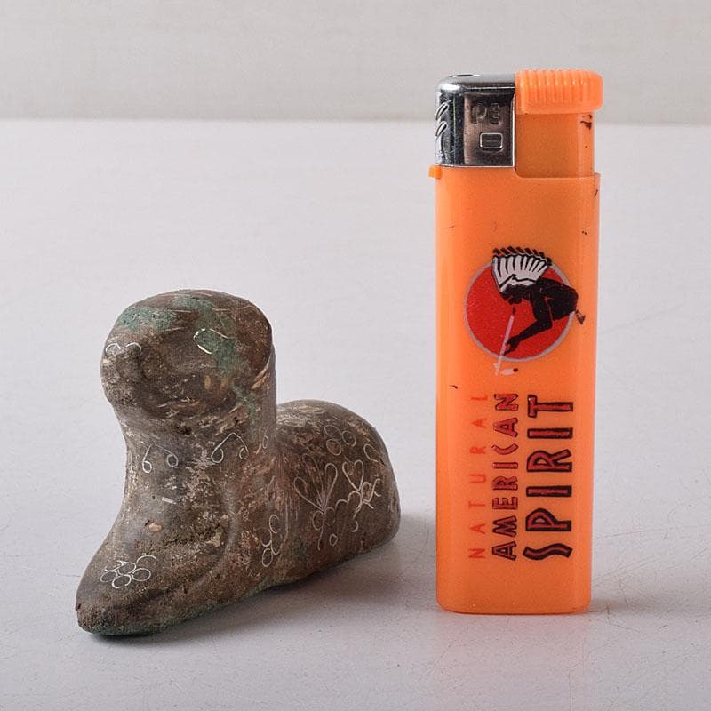 中国　天然石彫刻　銀象嵌彩色　神獣　紙鎮　置物　C　R8592