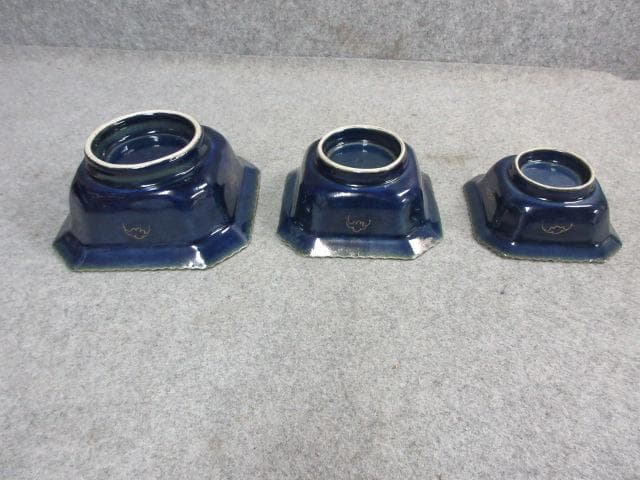 伊万里焼瑠璃金彩松竹梅にこうもり図三つ角鉢 [B24756]