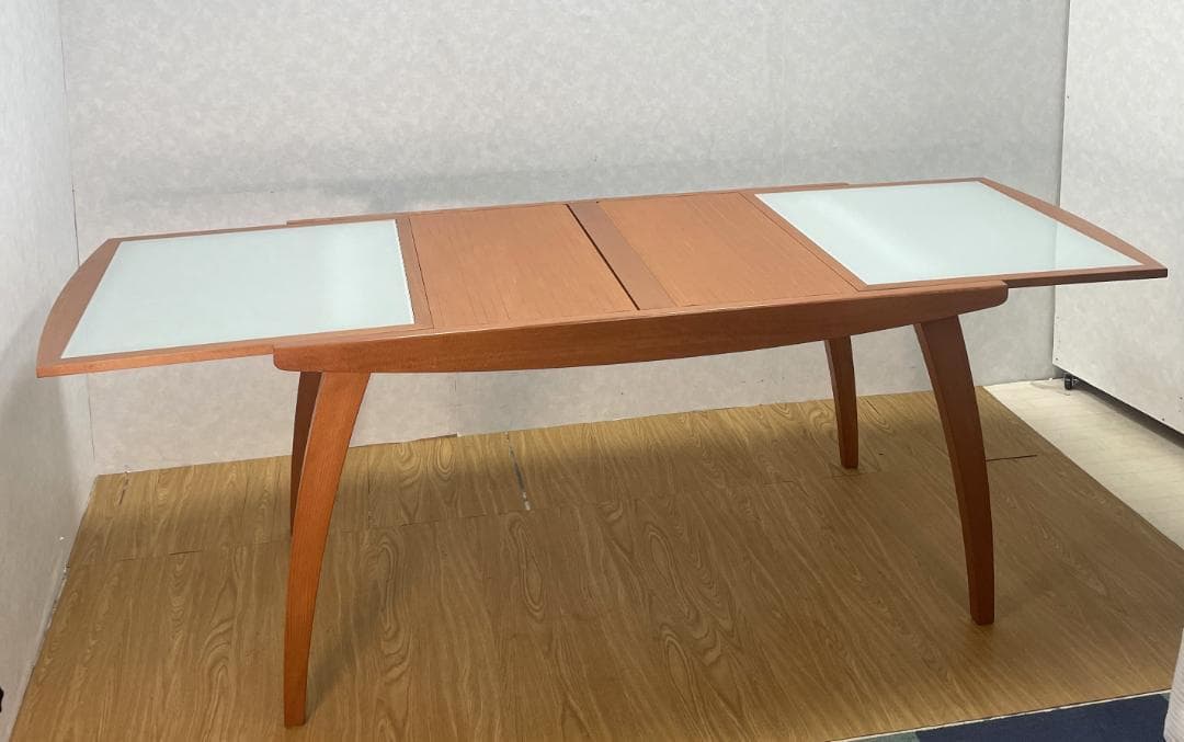 S★★860 カリガリス 伸縮式(蛇腹式)ダイニングテーブル BonTon
