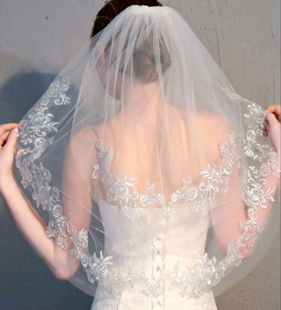 ウェディングドレス7点セット　パニエ　ティアラ　手袋　ベール　チョーカー