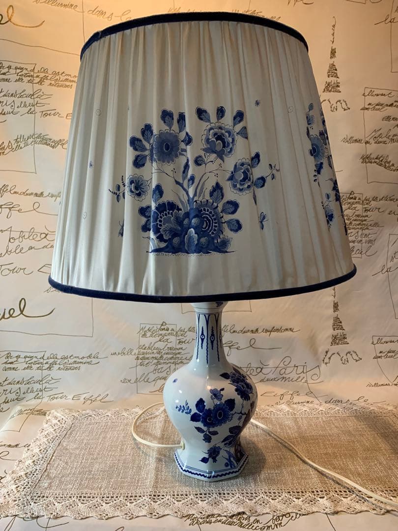 ロイヤルデルフト　破格！レアなビンテージの大型電気スタンドシェードも手書きです！