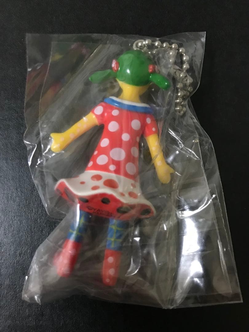 草間彌生　ヤヨイちゃん　フィギュア　ハーイ、コンニチハ　キーホルダー