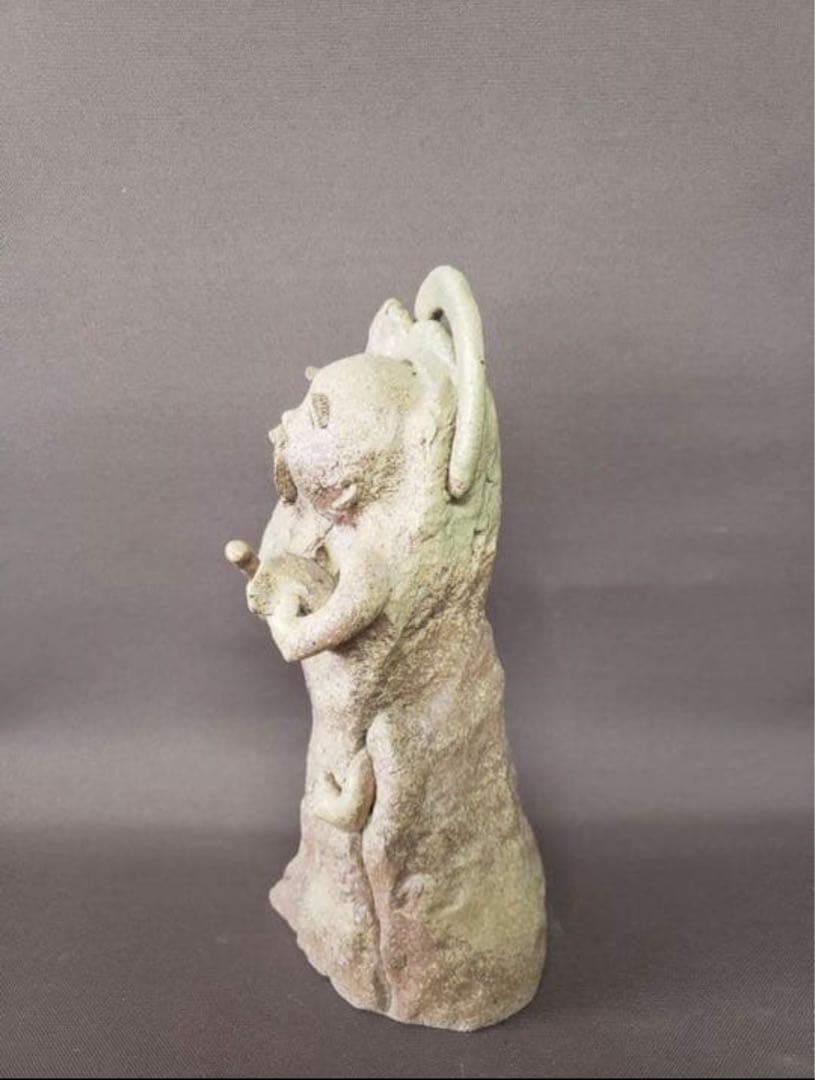 自由へ　陶芸作家の自画像 陶器　高さ24センチ