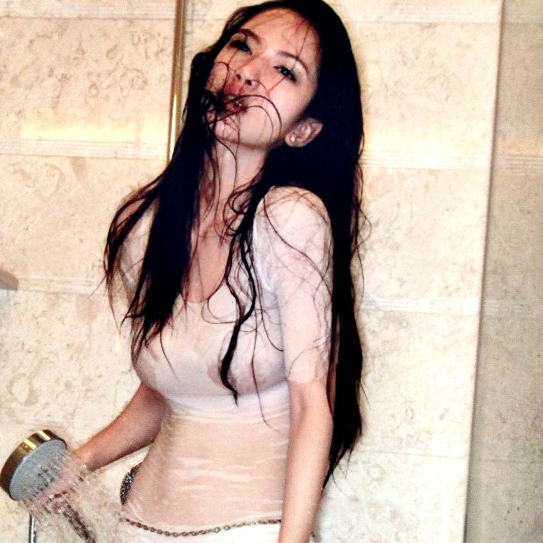 シュアン・シュアン・パン直筆サイン入り超大型写真…中国人気モデル…