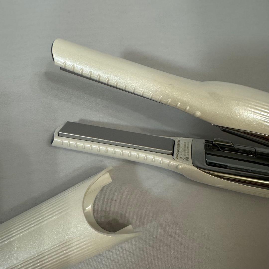 【美品】リファ ReFa （ホワイト）コードレスヘアアイロン