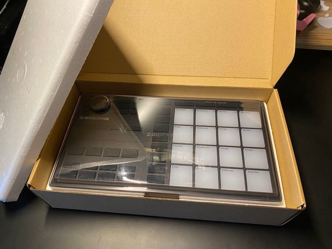 【極美品】MASCHINE MIKRO MK3 MIDIパッド 16パッド