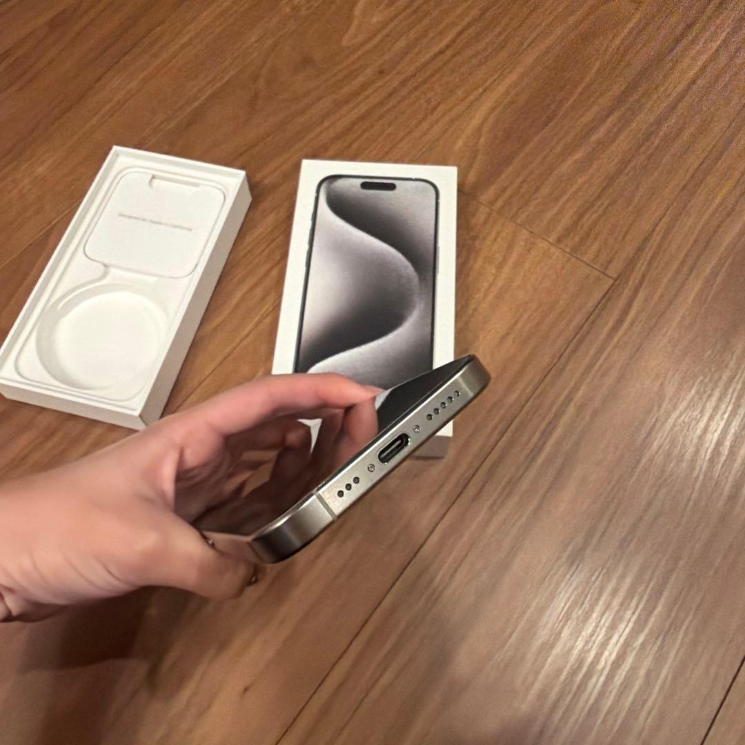 iPhone15Pro 256GB ホワイトチタニウム 箱フィルム付き