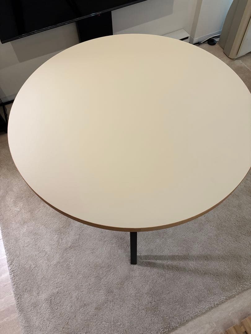 THE CAFE TABLE / リノリウム　かなでもの　ラウンドテーブル