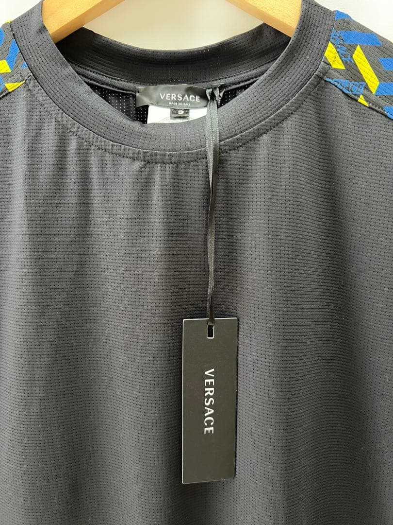 新品未使用！タグ付　定価4.1万 伊製 ヴェルサーチェ ノースリーブシャツ　3