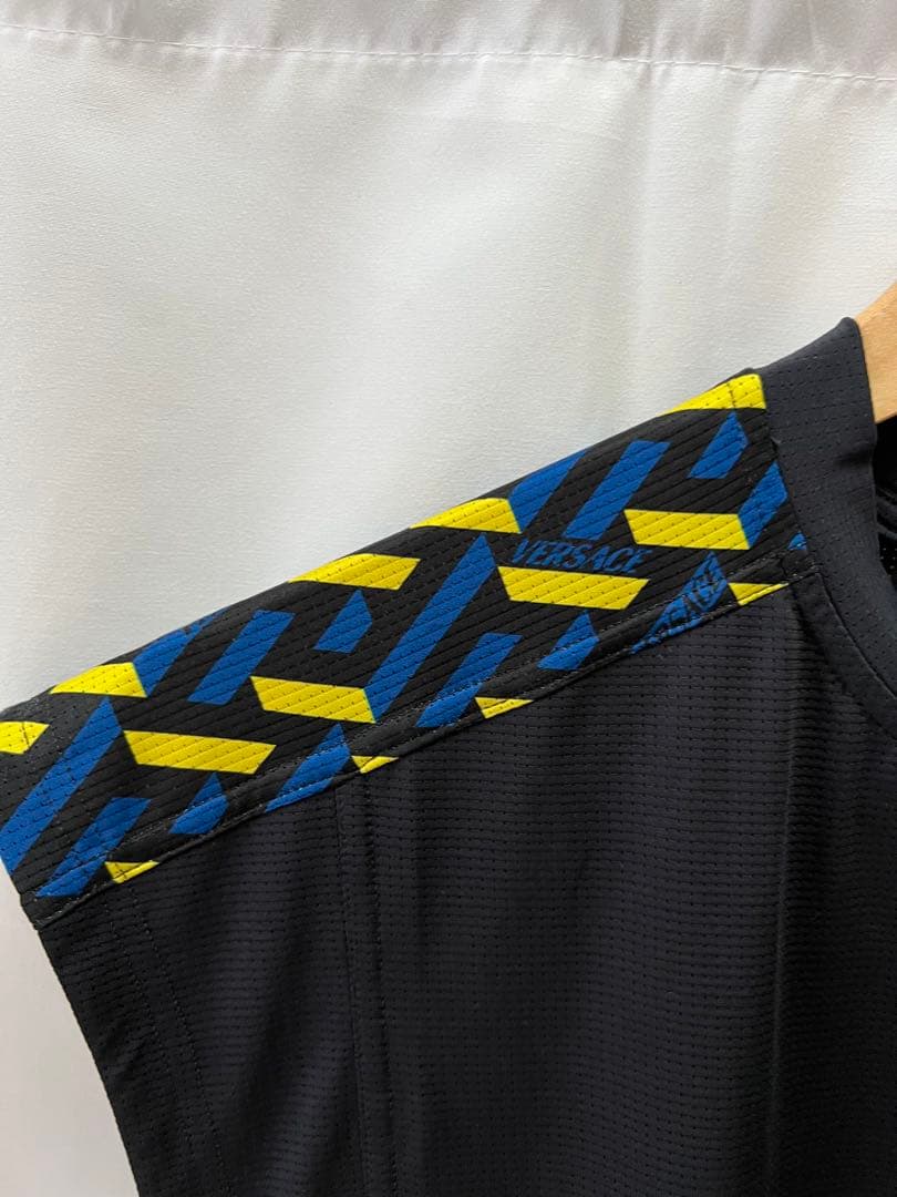 新品未使用！タグ付　定価4.1万 伊製 ヴェルサーチェ ノースリーブシャツ　3