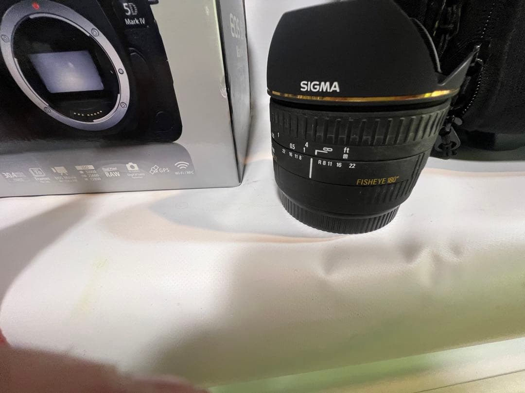 Canom 5DＭarkⅣ レンズ付属品あり充電器、脚立と充電池1つ付き