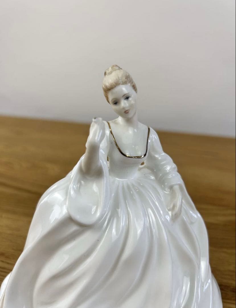 コールポート　フィギュリン「Samantha サマンサ」ハンドモデル&デコレート