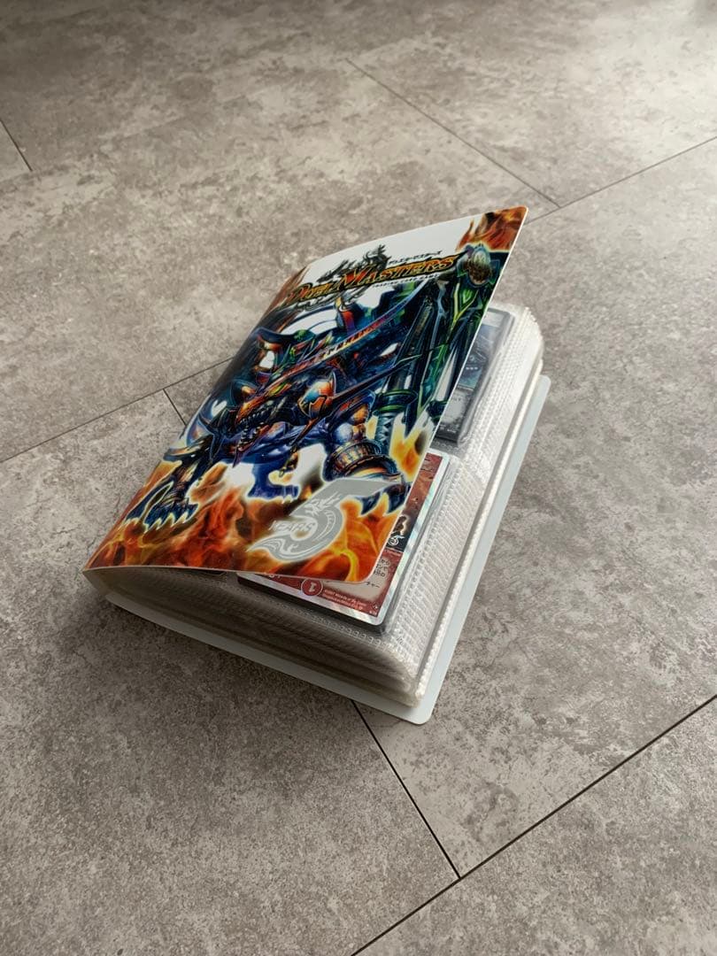 【遊戯王・デュエルマスターズ】約300枚セット　ファイル付き