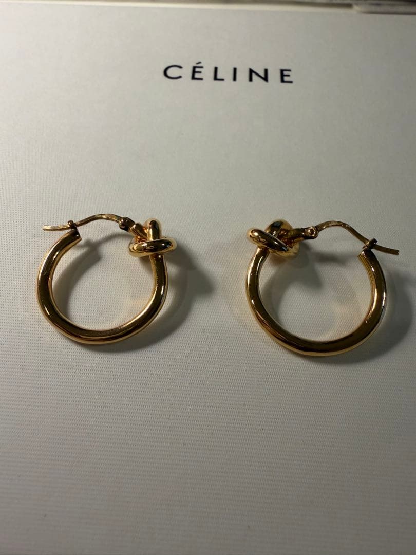 【極美品】CELINE セリーヌ ノットスモールフープピアス　ゴールド　ピアス