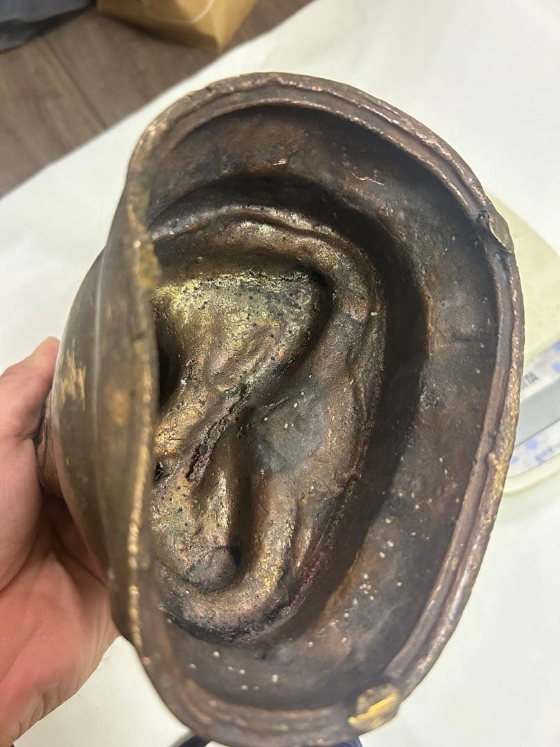 释迦牟尼坐像，真鍮製，重約2000克