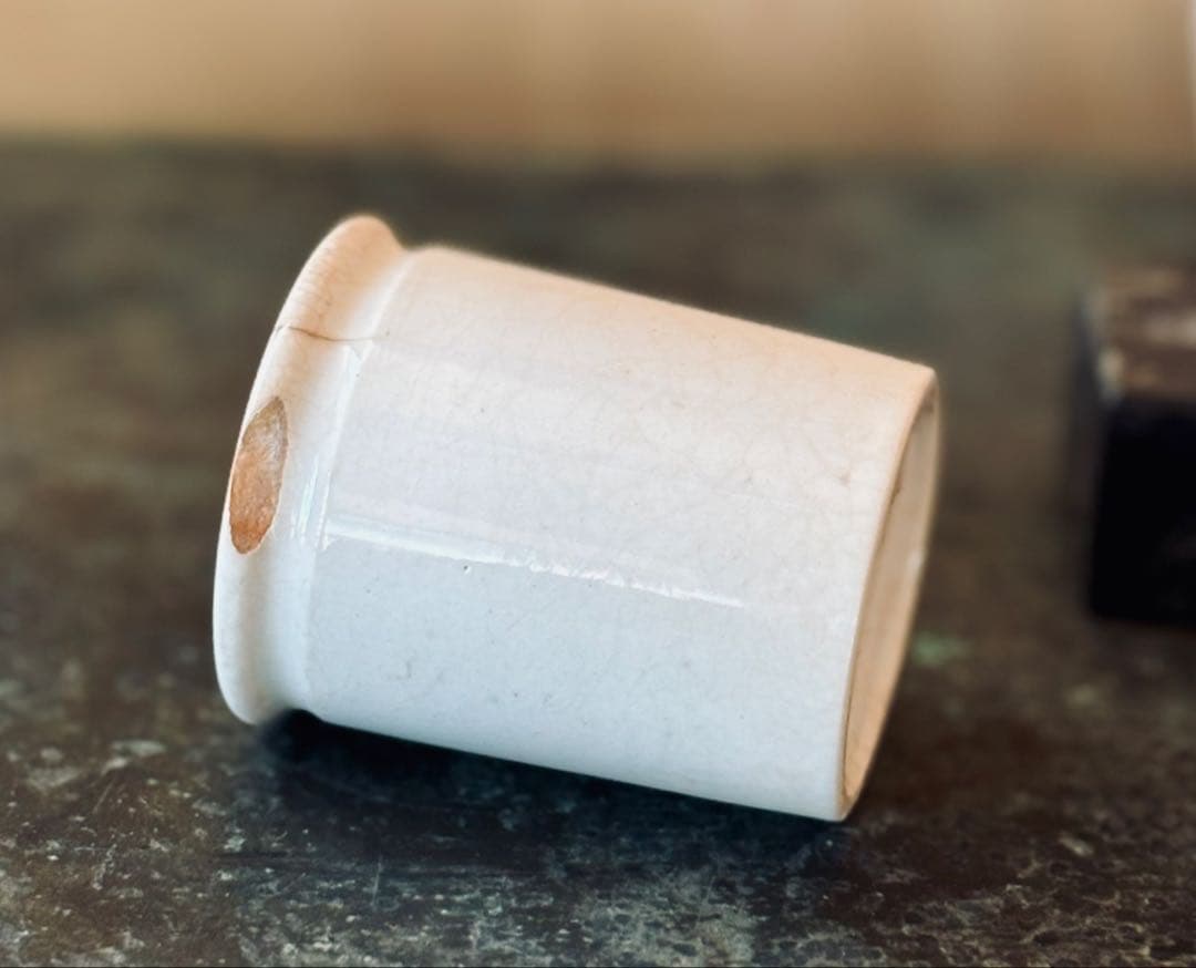 フランスアンティーク 19世紀の陶器 サーギュミヌ窯 4.9cm高さ