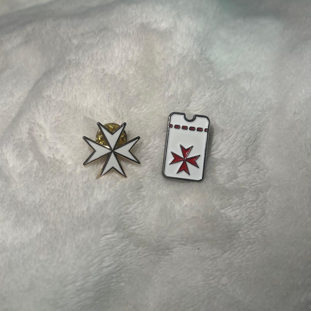 マルタ十字ピンバッジ2個セット