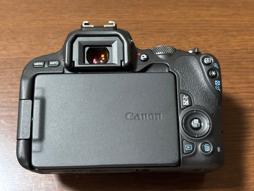 Canon EOS Kiss X9 レンズキット 動作確認済 美品 一部難あり