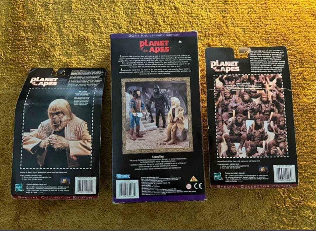 PLANET OF THE APES フィギュア3体セット。