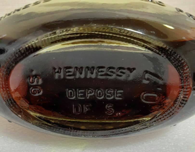 H*i様 未開封Hennessy XO コニャック金キャップ 700ml 40%