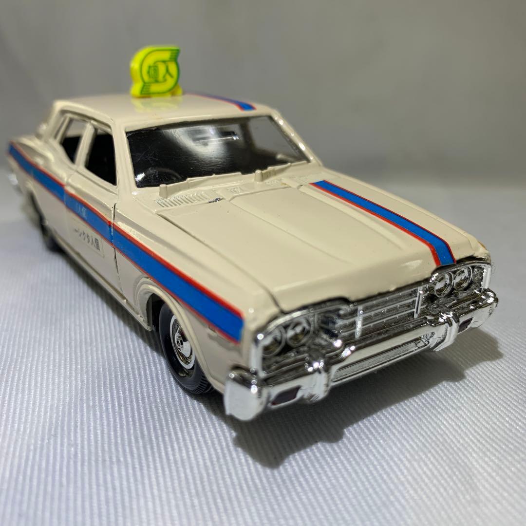 ダイヤペット日産セドリックタクシー