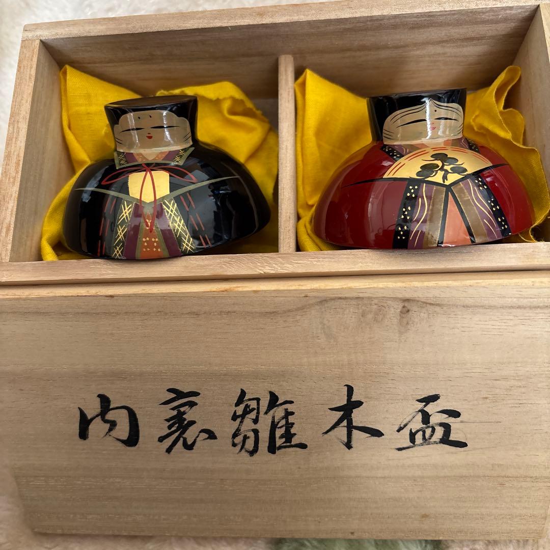 漆器の伝統的な内裏雛木盃