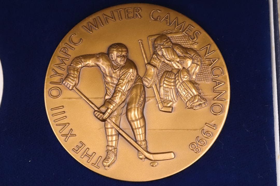 ◇長野オリンピック 公式記念メダル 純銀 ブロンズ 箱付き