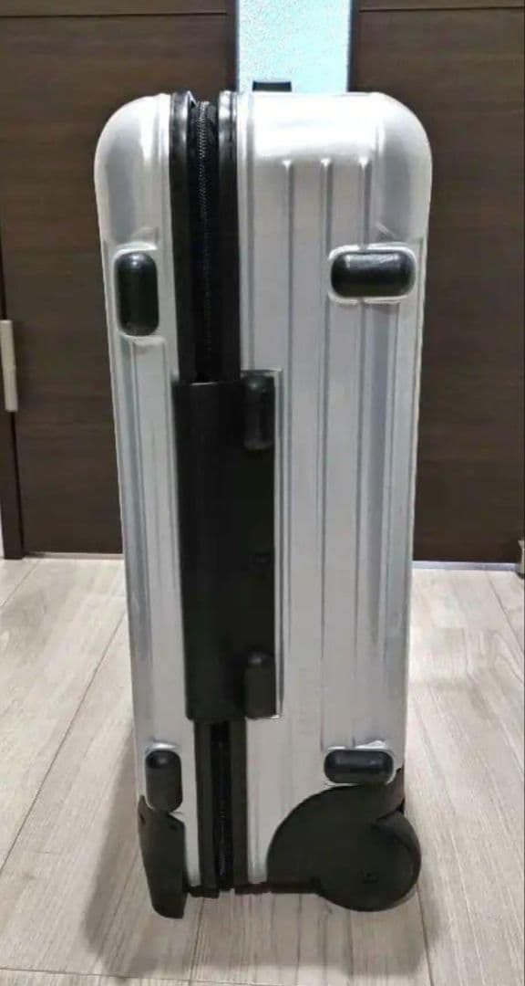 リモワ　サルサ　機内持ち込み　TSAダイヤルロック搭載　2輪　32L