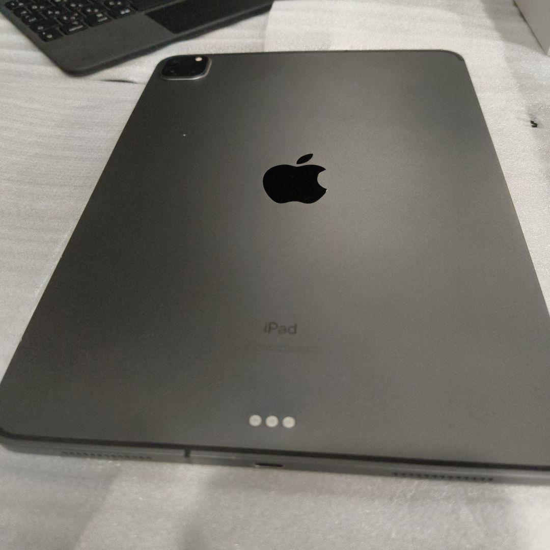 iPad Pro 11 第2世代 128GB +ペン +キーボード電池97%
