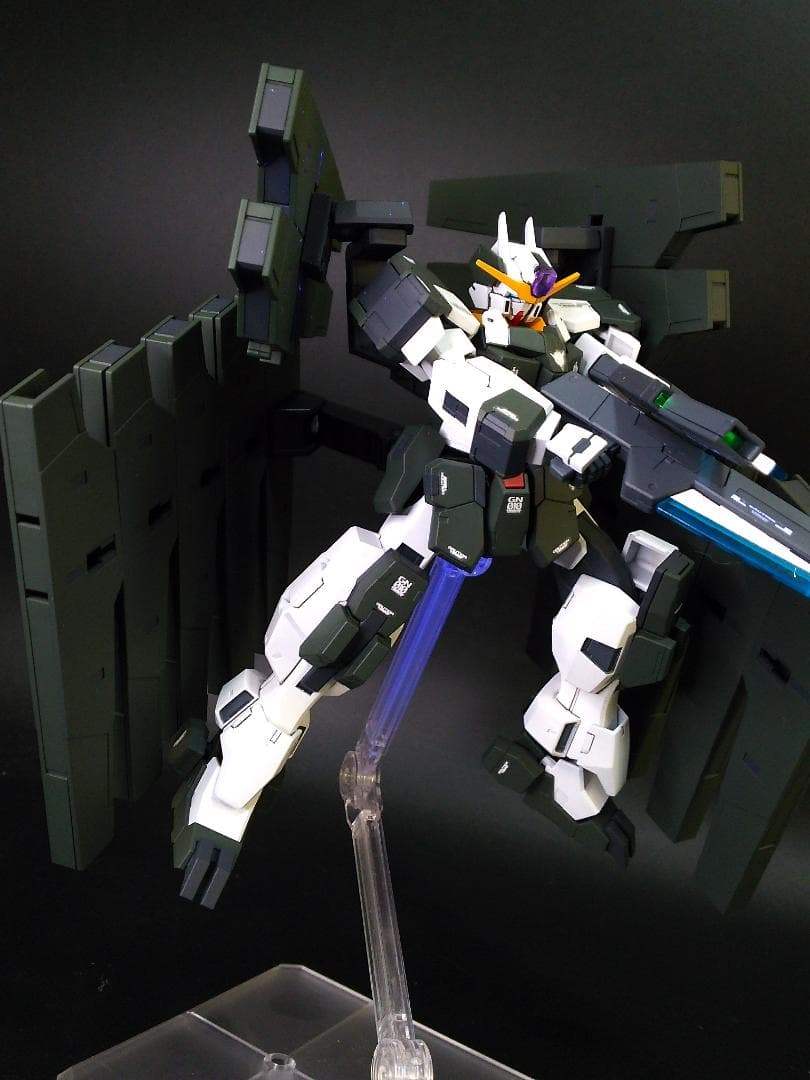 HG ガンダムサバーニャ 最終決戦仕様 ＆ ガンダムハルート 最終決戦仕様