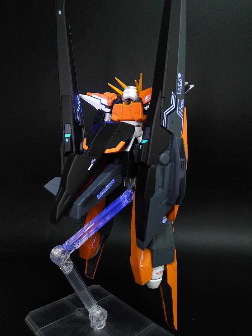 HG ガンダムサバーニャ 最終決戦仕様 ＆ ガンダムハルート 最終決戦仕様