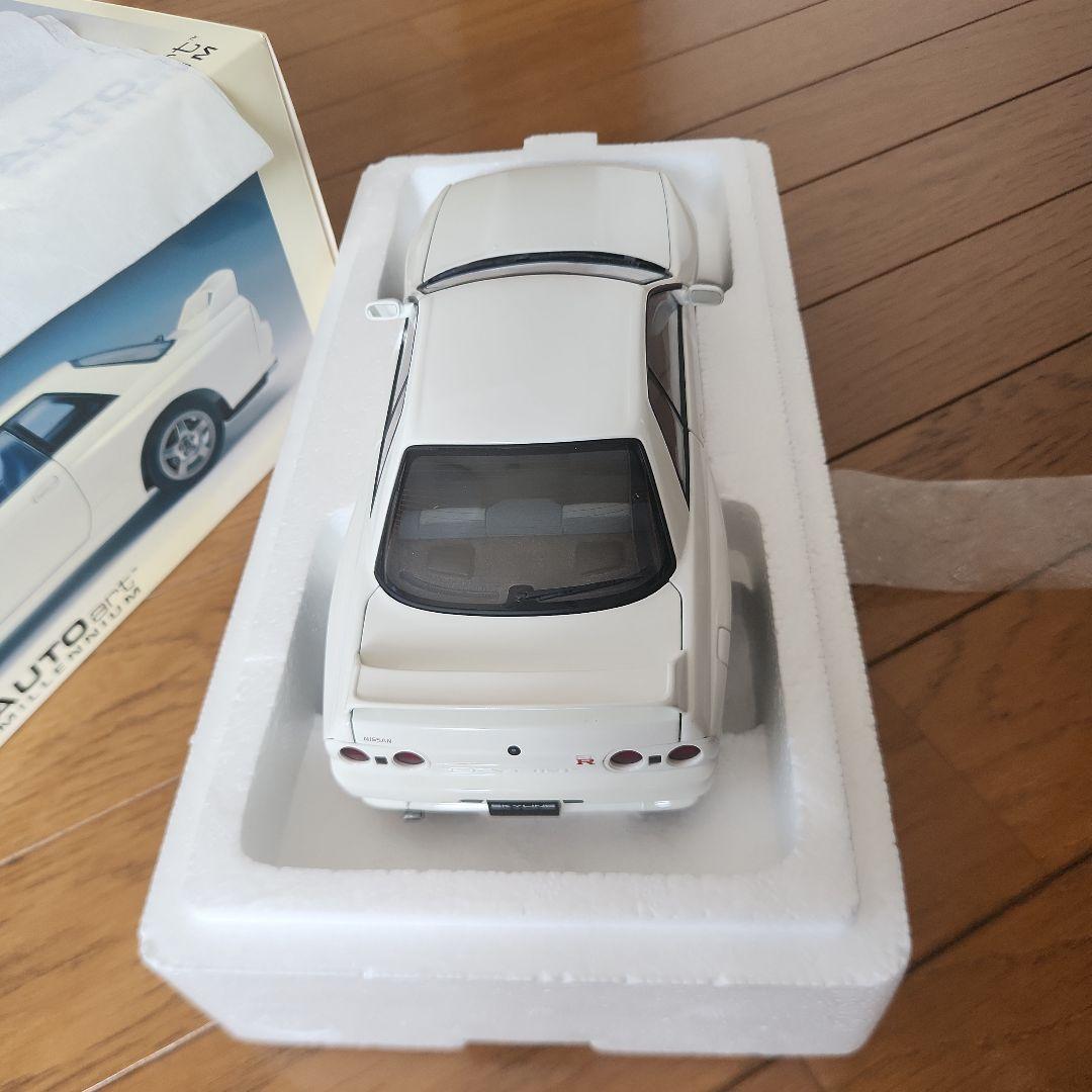 ミニカー NISSAN SKYLINE GT-R (R32) 1/18 AUTOart
