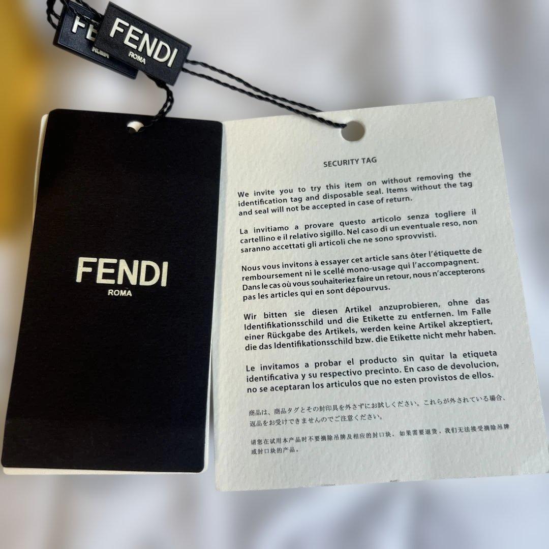 FENDI Fロゴピアス　ゴールド　箱付き