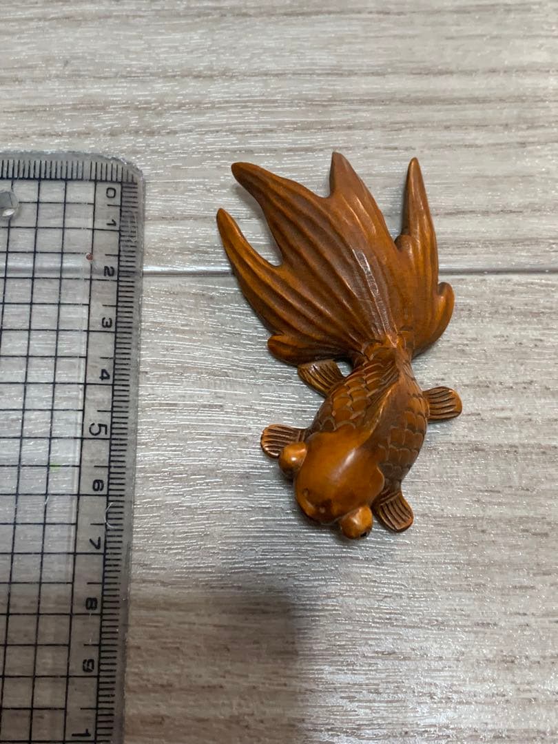 根付　木材　金魚　在銘